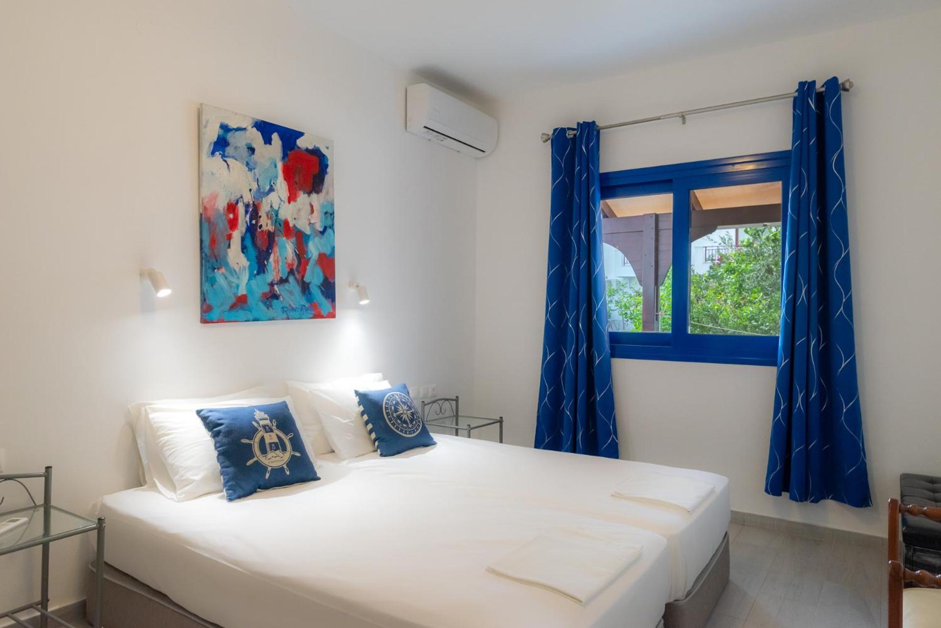 Stratos By Mroom Apartments Makrýgialos Eksteriør bilde
