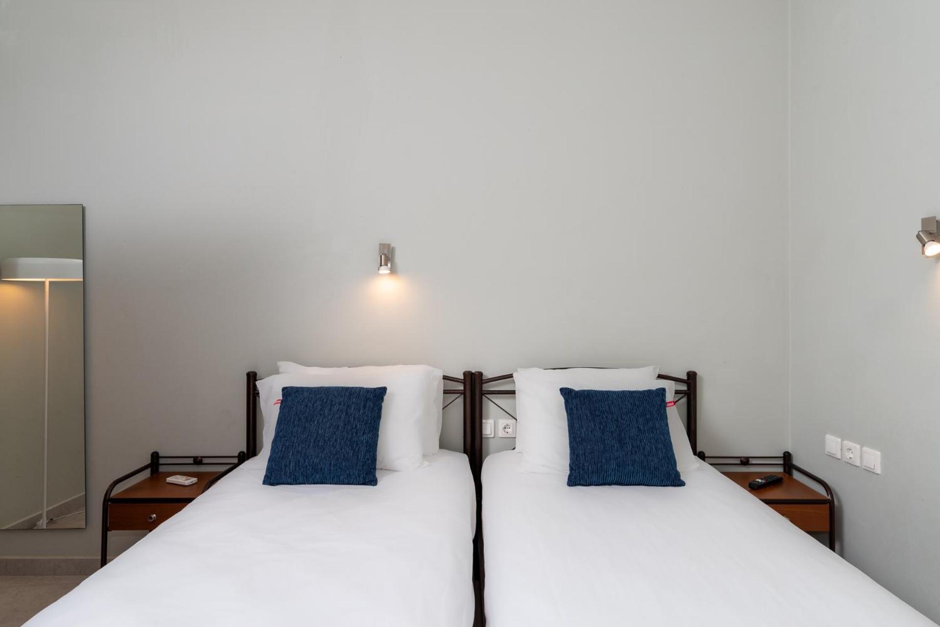Stratos By Mroom Apartments Makrýgialos Eksteriør bilde