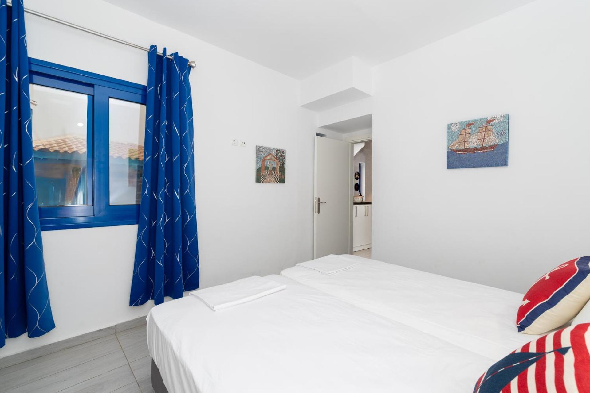 Stratos By Mroom Apartments Makrýgialos Eksteriør bilde