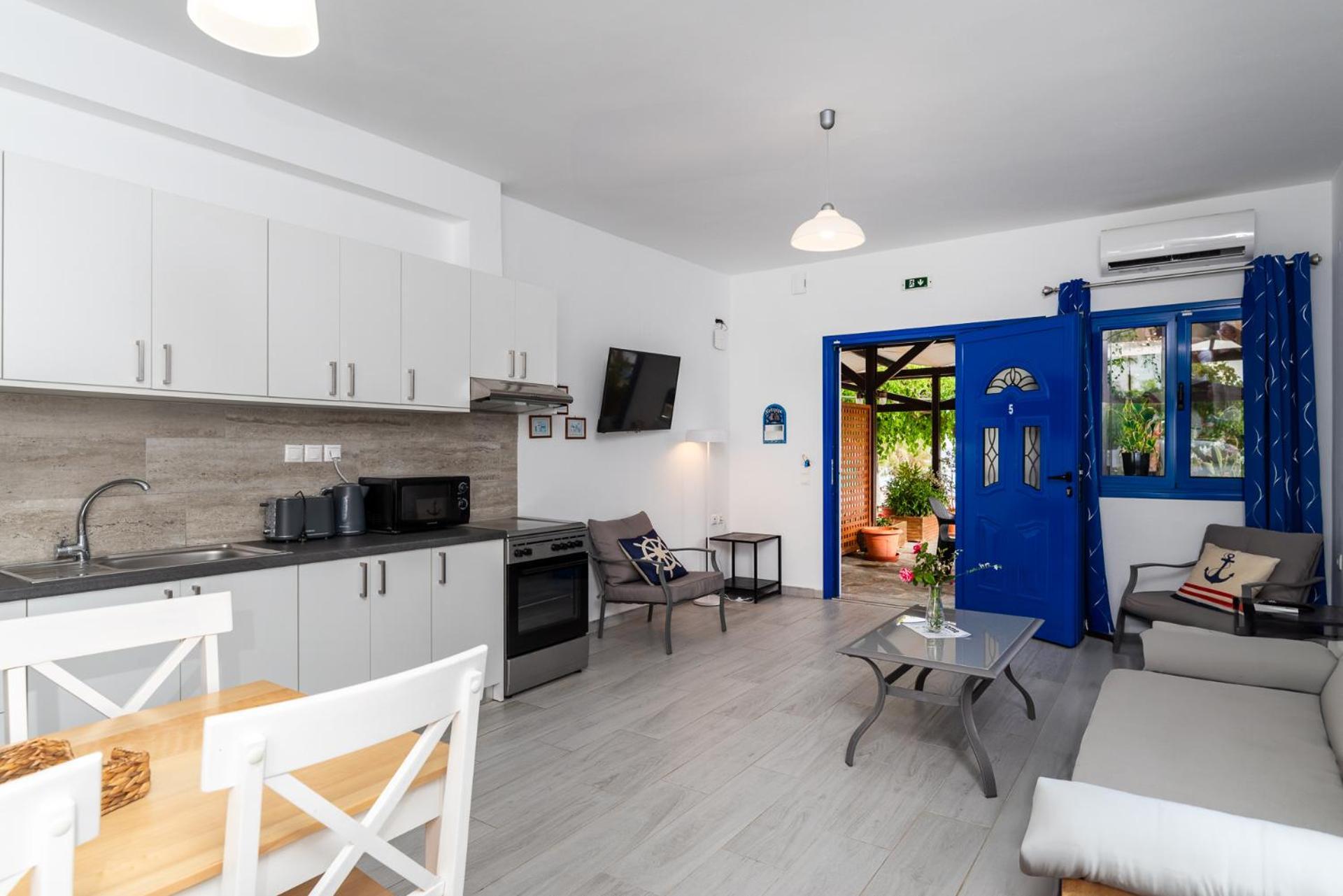 Stratos By Mroom Apartments Makrýgialos Eksteriør bilde