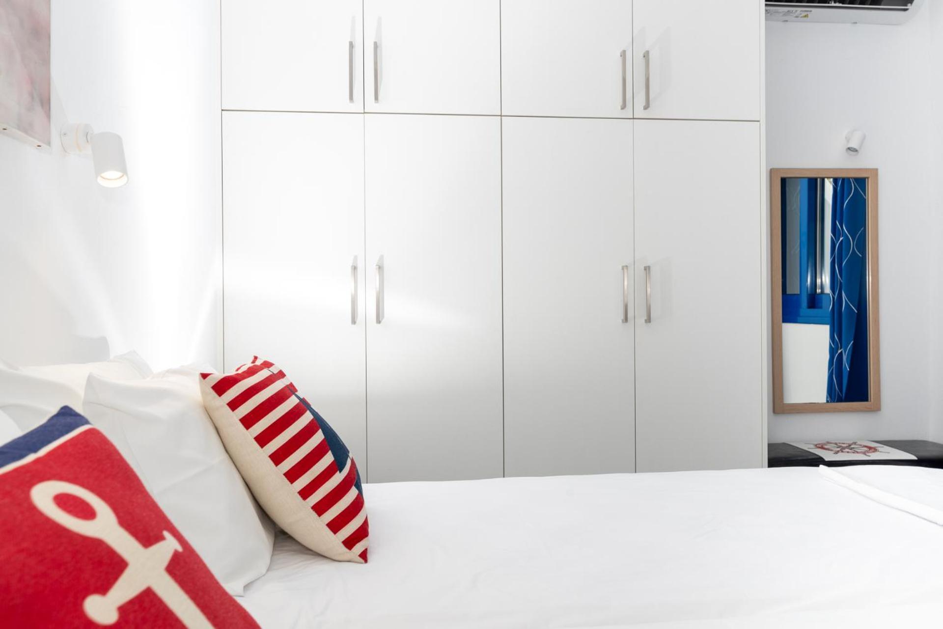 Stratos By Mroom Apartments Makrýgialos Eksteriør bilde