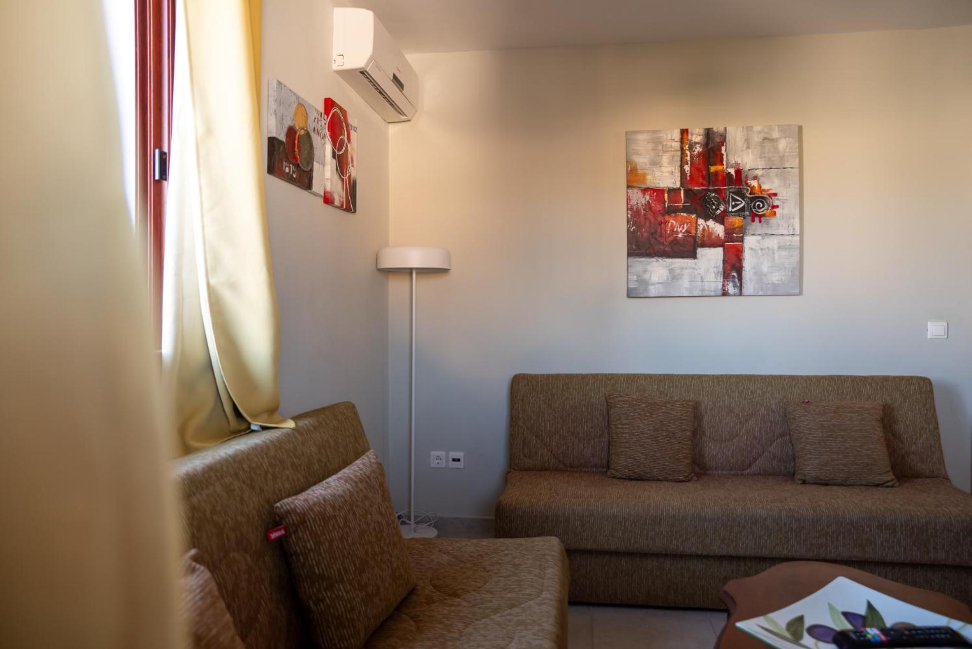 Stratos By Mroom Apartments Makrýgialos Eksteriør bilde